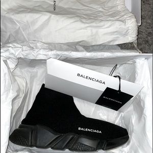 Barely worn Balenciaga Speed Sneakers, size EU 39